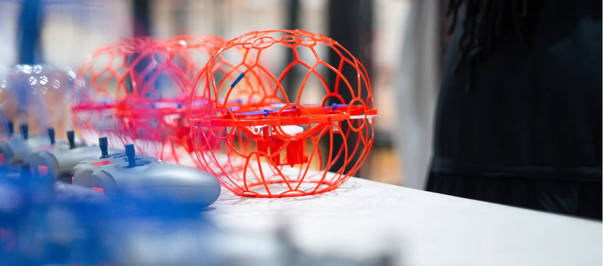 Tattu 無人機足球?qū)Ｓ秒姵叵盗?>
                        </div>
                        <div   id=