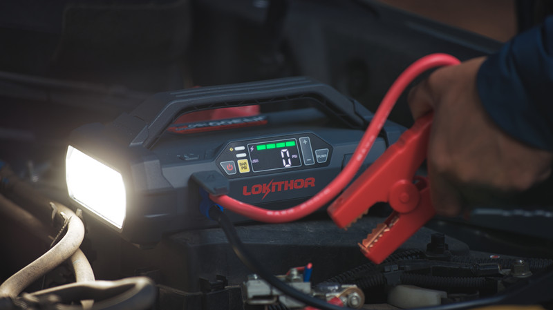 氣泵版汽車應(yīng)急啟動(dòng)電源JA301 氣泵版汽車應(yīng)急啟動(dòng)電源JA301