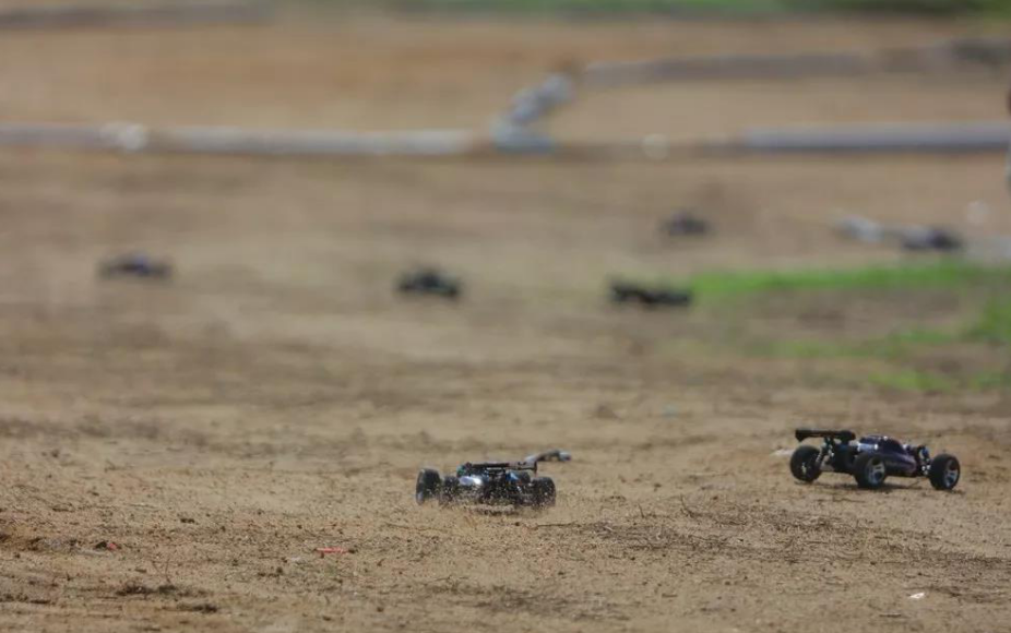 車(chē)模超速奔跑 車(chē)模超速奔跑