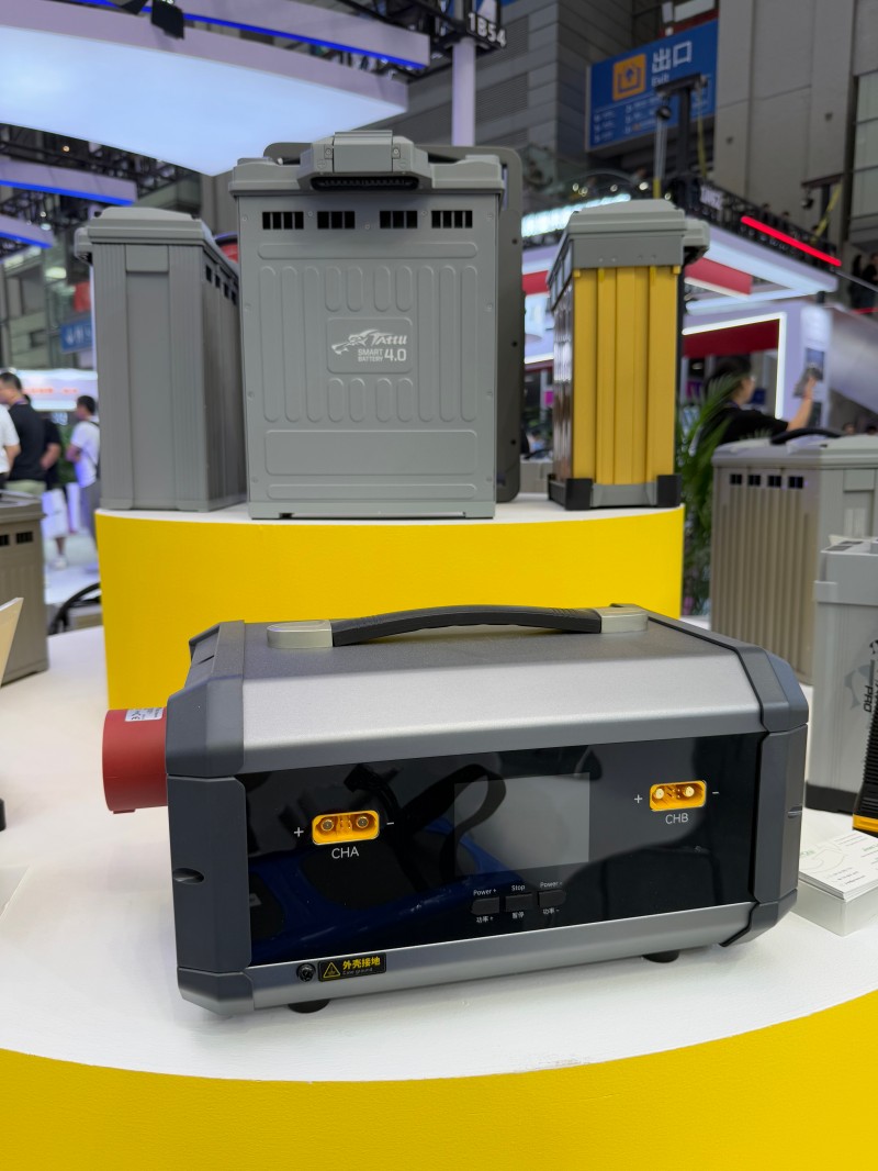 配套的充電設(shè)備 配套的充電設(shè)備