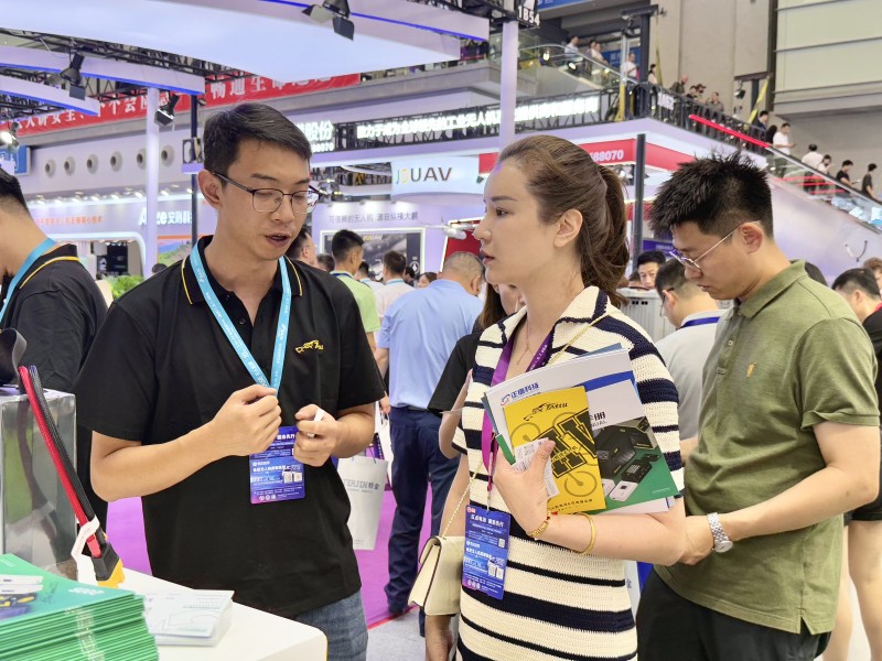 Tattu團(tuán)隊(duì)熱情接待 Tattu團(tuán)隊(duì)熱情接待