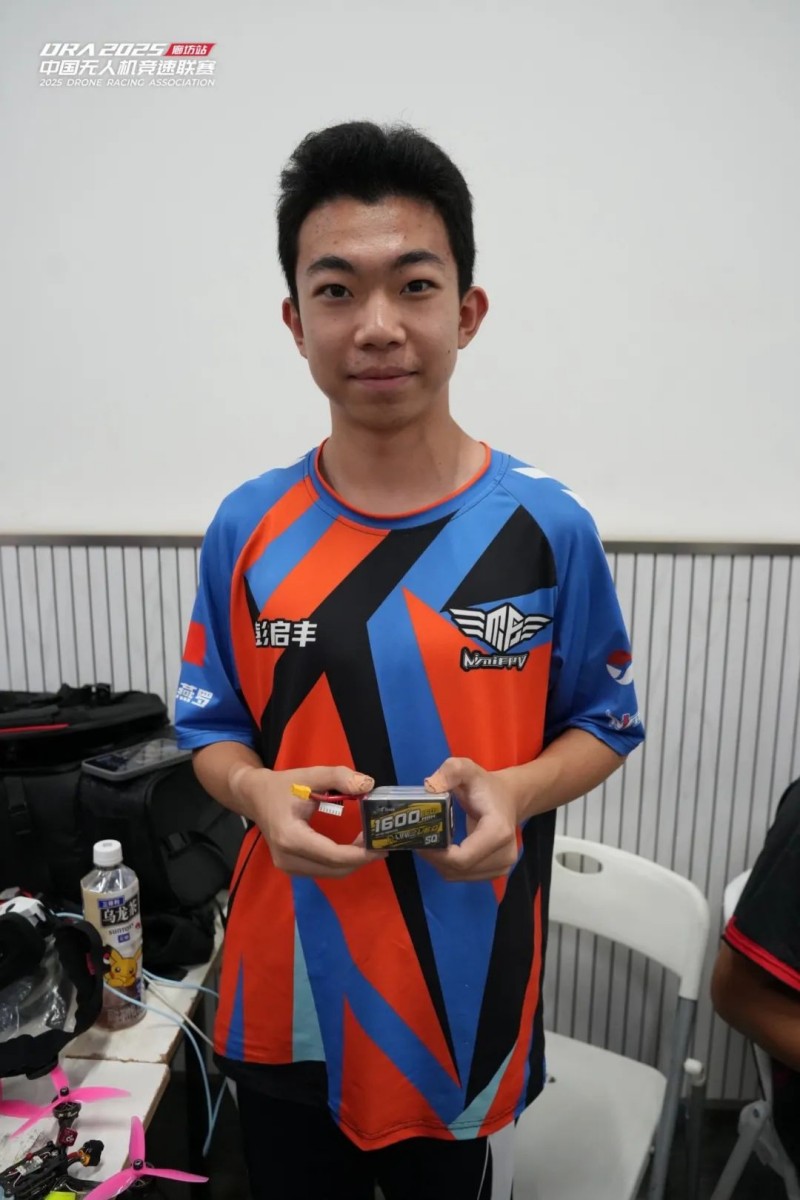 V6新品一電難求 V6新品一電難求