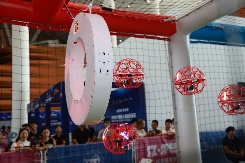 無人機(jī)足球進(jìn)球