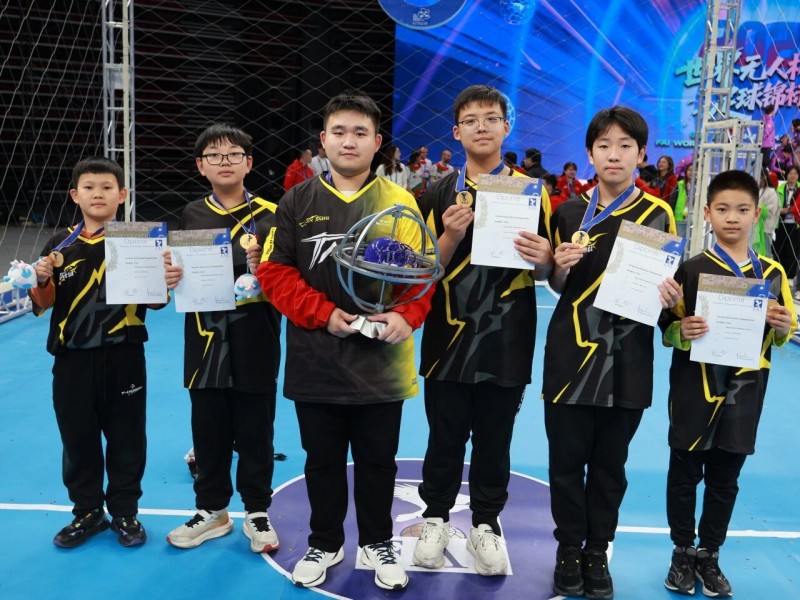 F9A-B中國(guó)一隊(duì)-北京 F9A-B中國(guó)一隊(duì)-北京